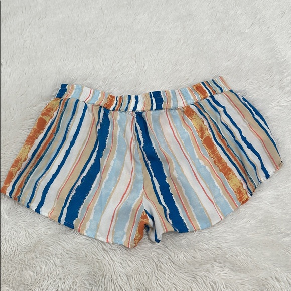 🎾 Roxy Tie Front Shorts - Picture 2 of 4